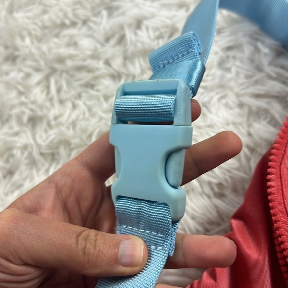Lululemon On The Beat Belt Bag *4.5L Poppy Coral / Hydra Blue - Picture 6 of 8